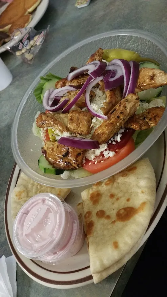 Small Chicken Greek Salad